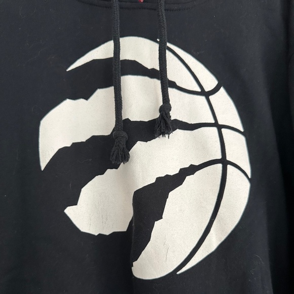 Men's - Mitchell & Ness Toronto Raptors Black & White Logo Sweatshirt - Size 2XL - Picture 14 of 15